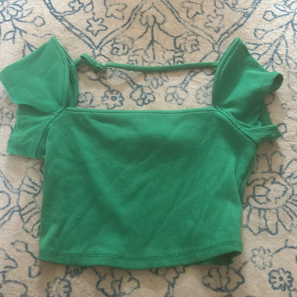 Green short sleeve cropped top